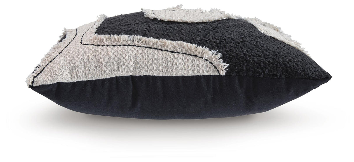 Veerbank Pillow (Set of 4) - A1001114