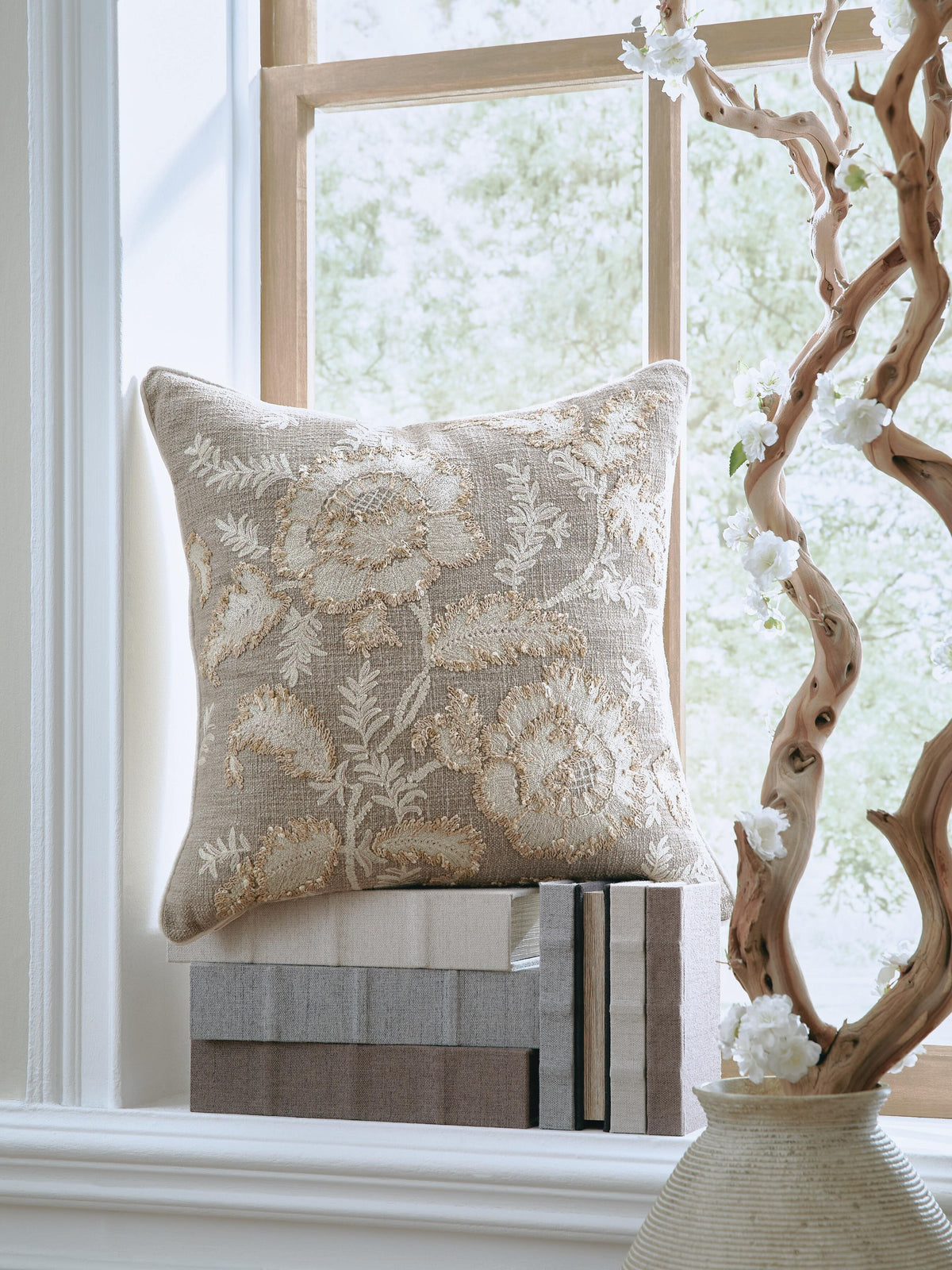 Viveka Pillow (Set of 4) - A1001146