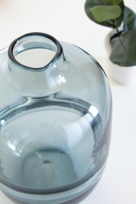 Lemmitt Indoor/Outdoor Vase - A2000540
