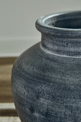 Meadie Vase - A2000629