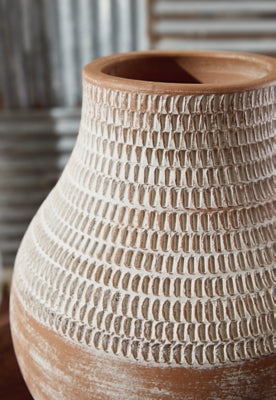 Reclove Vase - A2000641