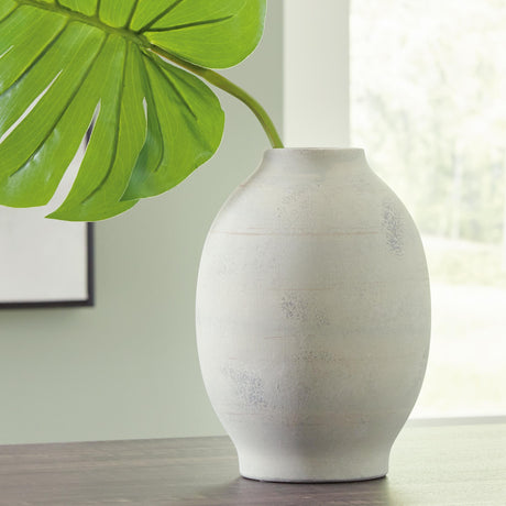 Clayson Vase - A2000653