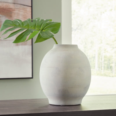 Clayson Vase - A2000654