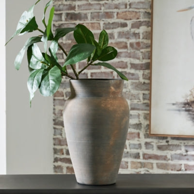 Brickmen Vase - A2000659