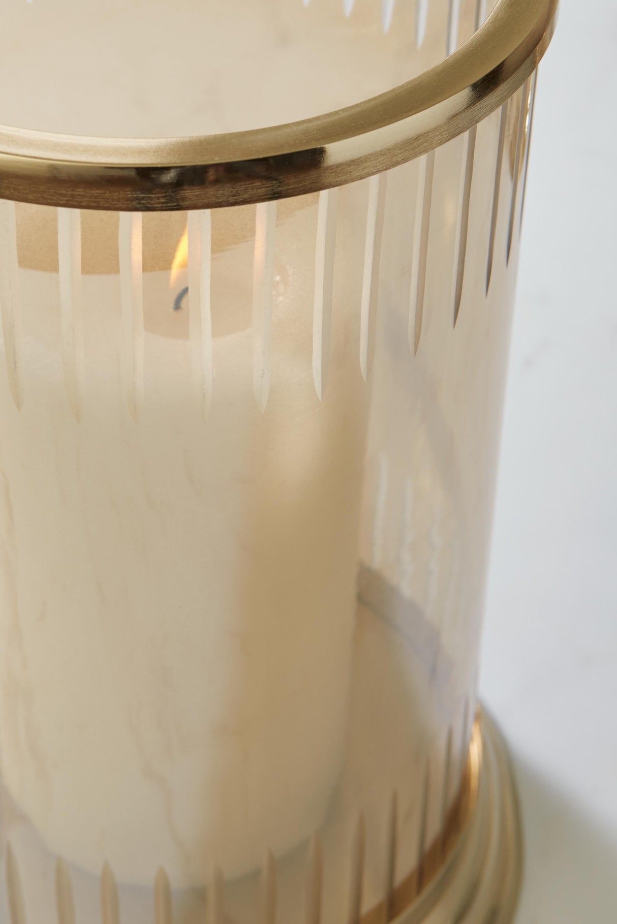Aavinson Candle Holder - A2000688