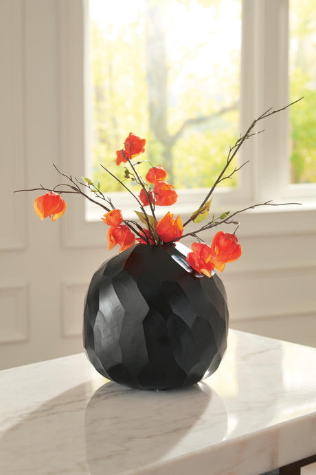 Ryanford Vase - A2000717