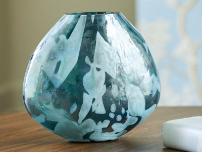 Cartshaw Vase - A2000738
