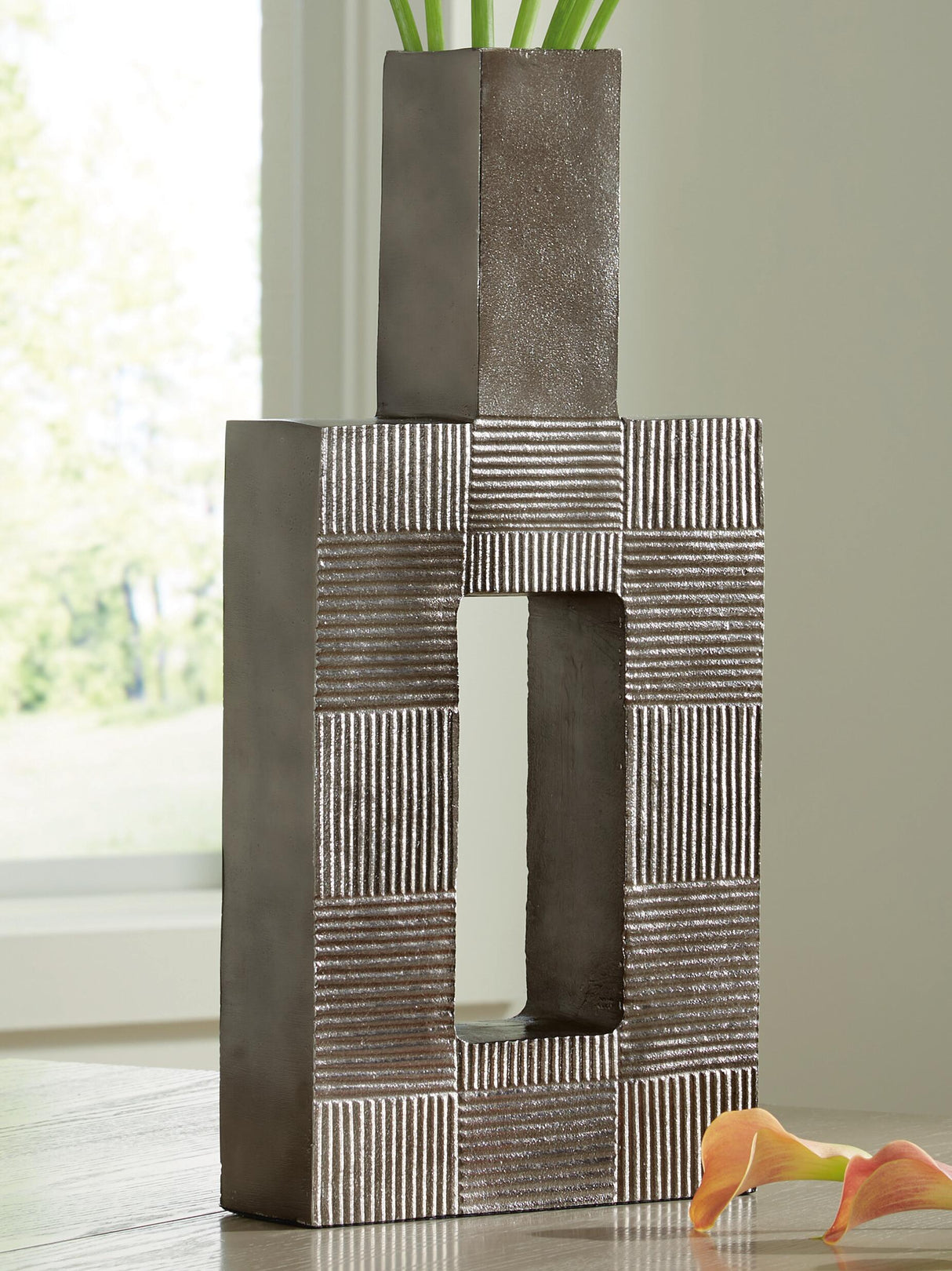 Wrengrove Vase - A2000754