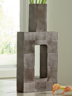 Wrengrove Vase - A2000754