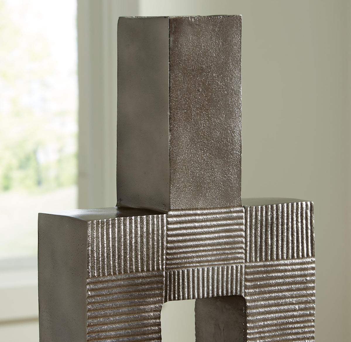 Wrengrove Vase - A2000754