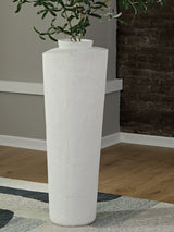Flurinworth Vase - A2000769