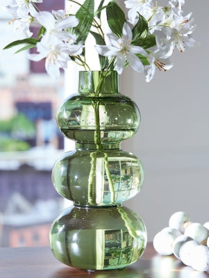 Renethorne Vase - A2000802