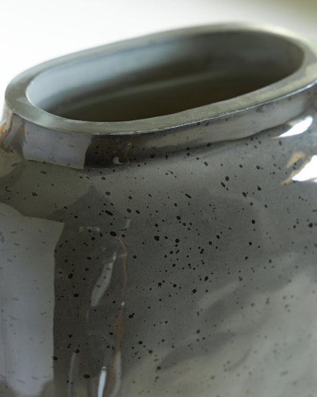 Kierlain Vase - A2000809