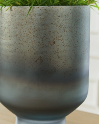 Pennmore Vase - A2000813