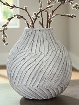 Shelvie Vase - A2000848