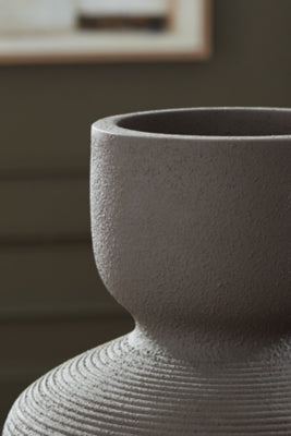 Dalsen Vase - A2000872