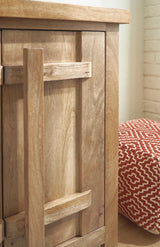 Dresor Accent Cabinet - A4000578