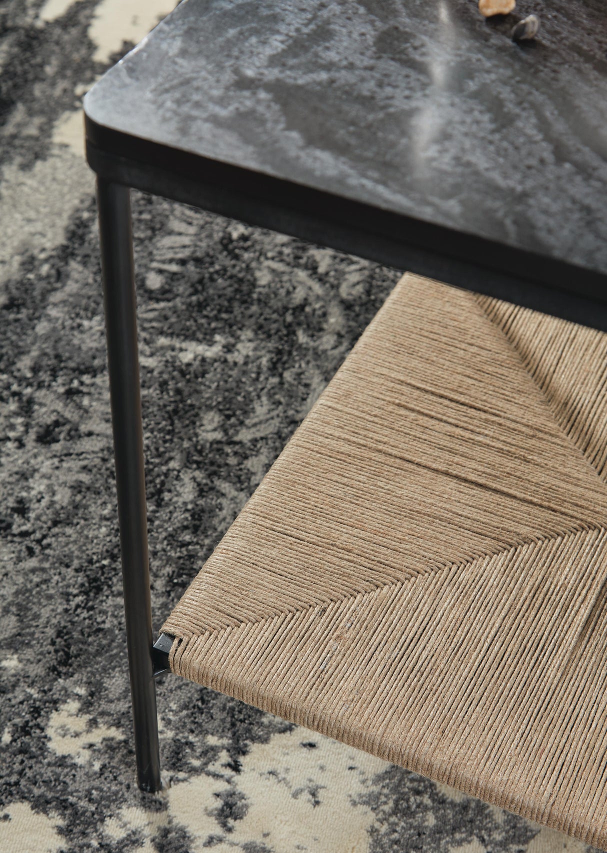 Minrich Accent Table - A4000591