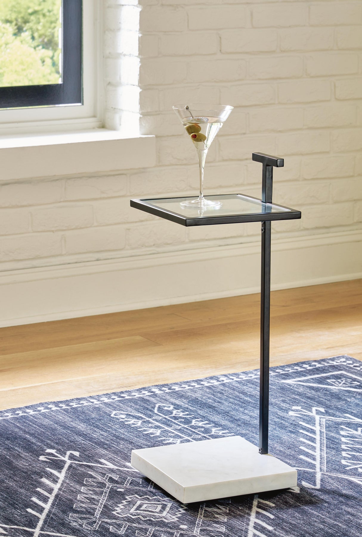 Mannill Accent Table - A4000630