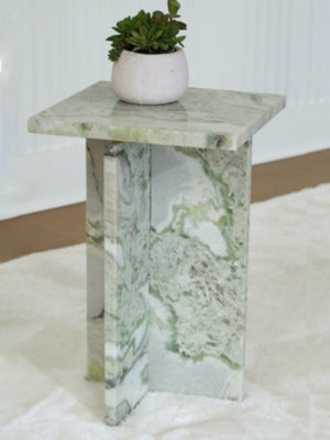 Deaconwell Accent Table - A4000648
