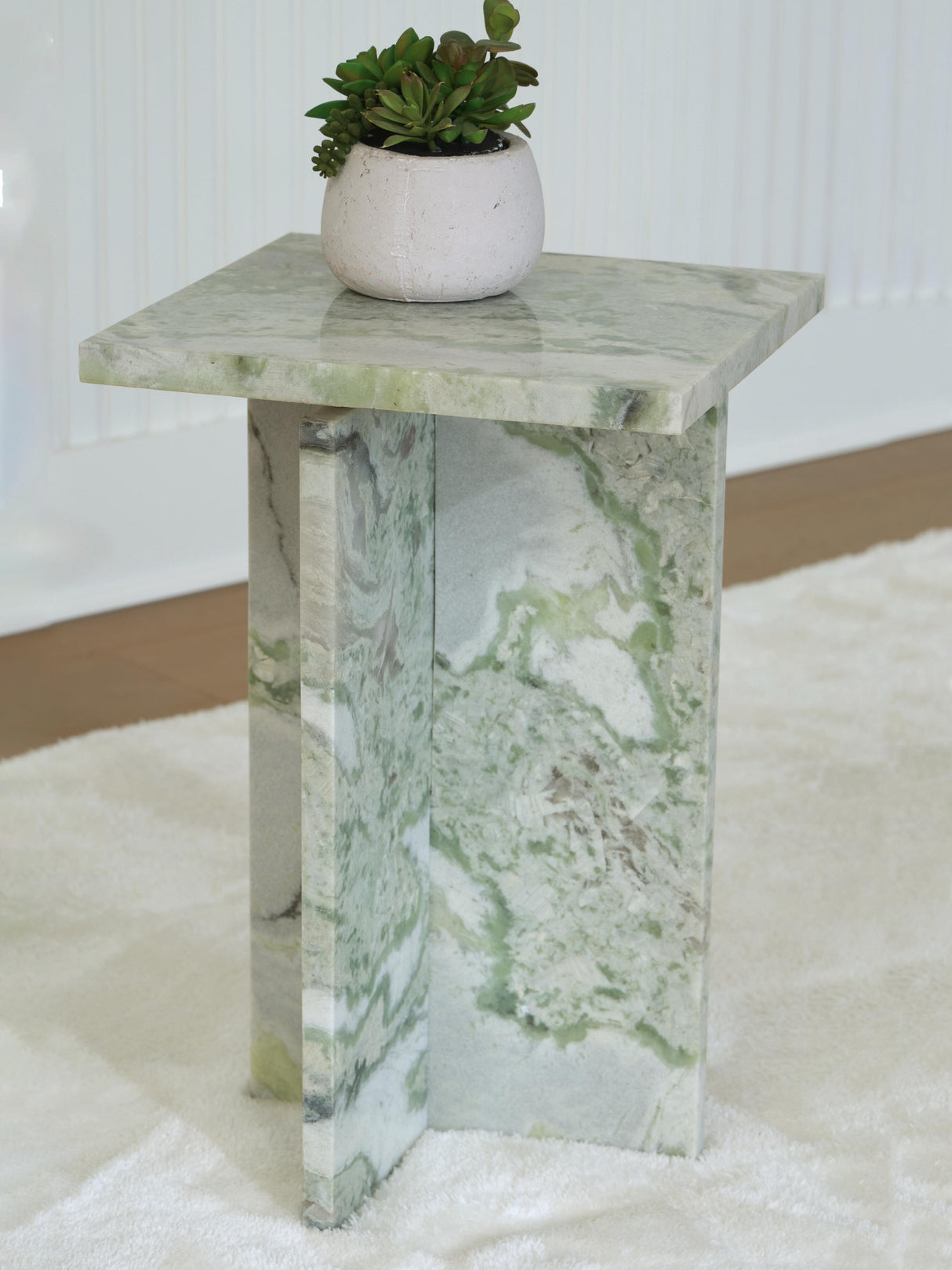 Deaconwell Accent Table - A4000648