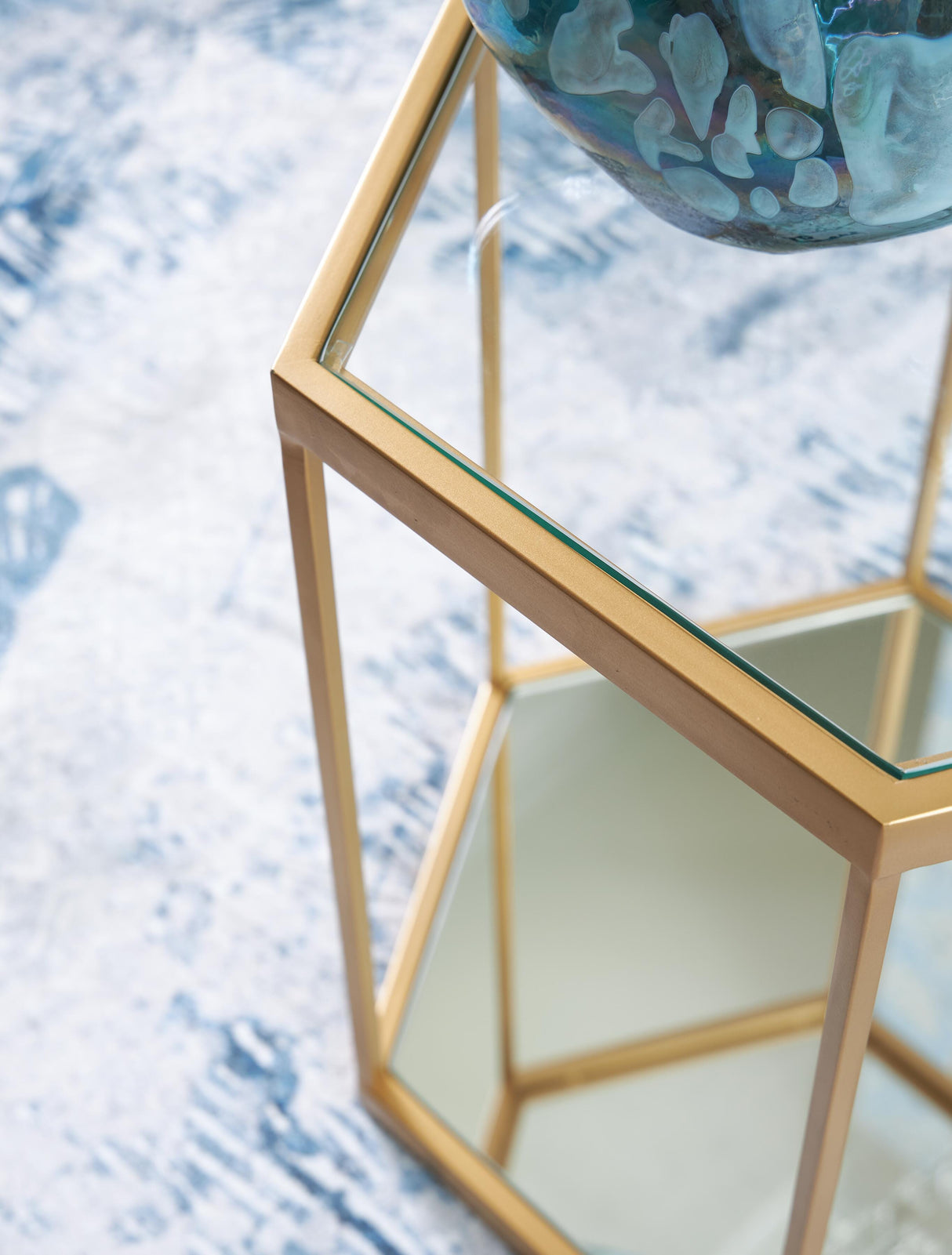 Veerwick Accent Coffee Table - A4000661