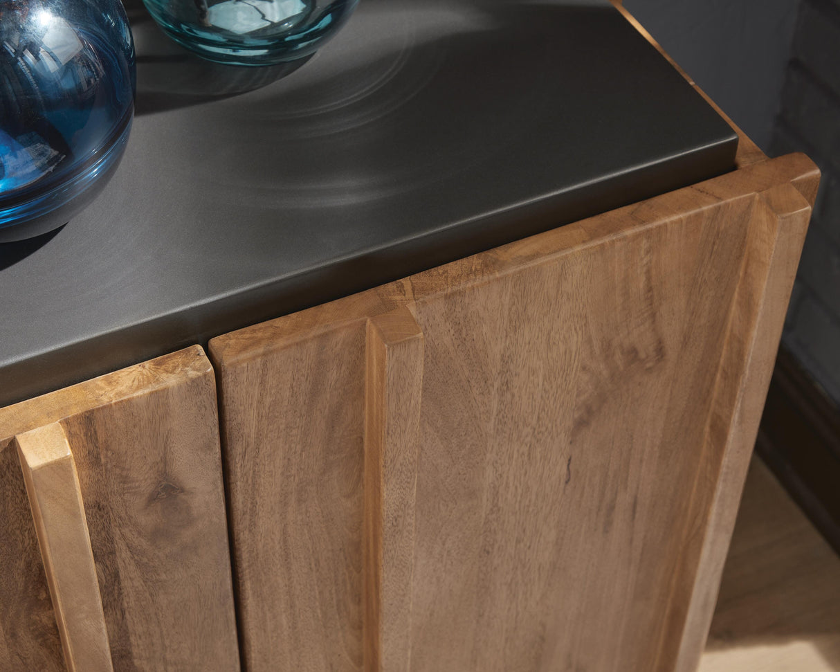 Quintavious Accent Cabinet - A4000685