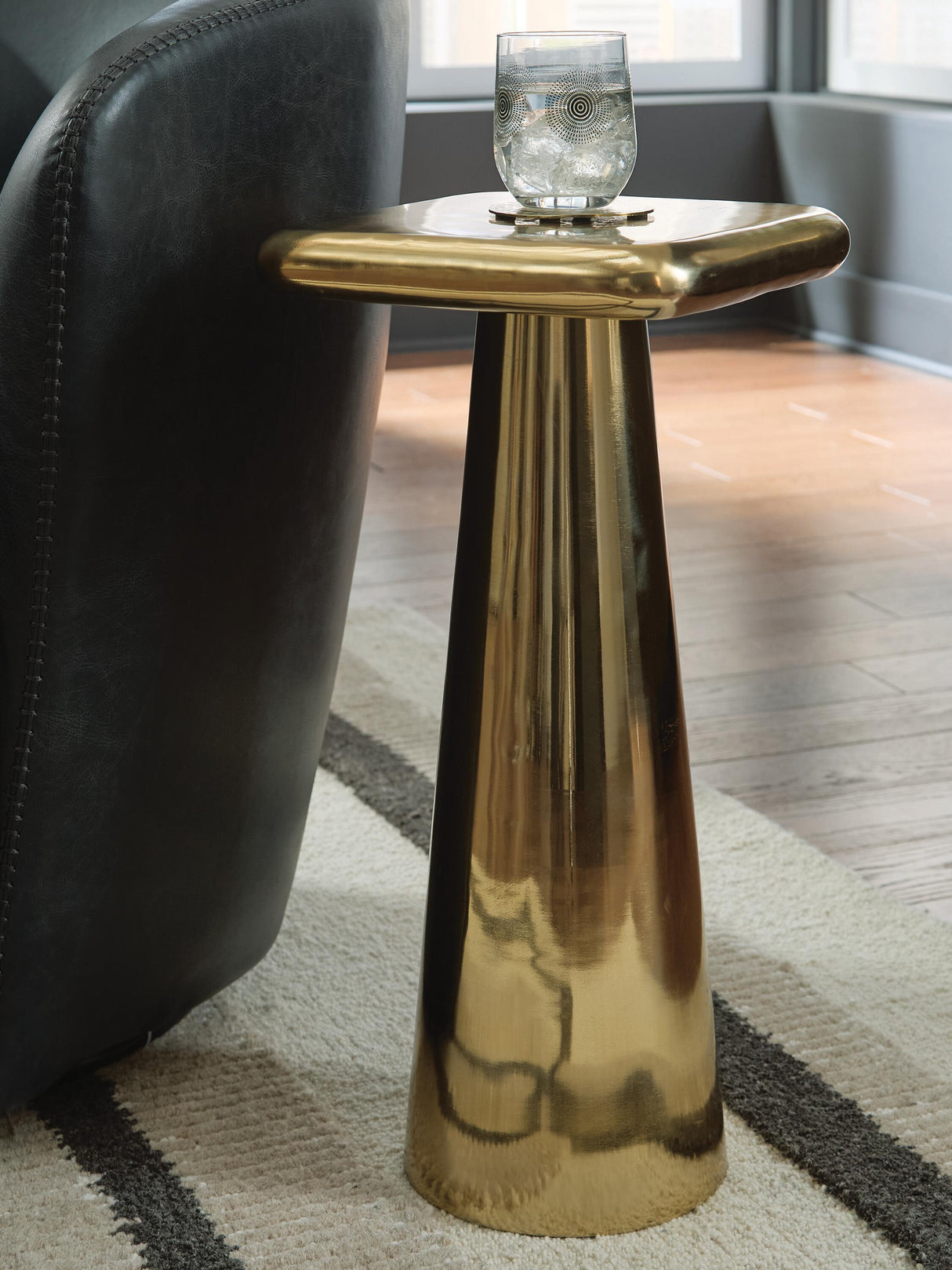 Dallenburg Accent Table - A4000717