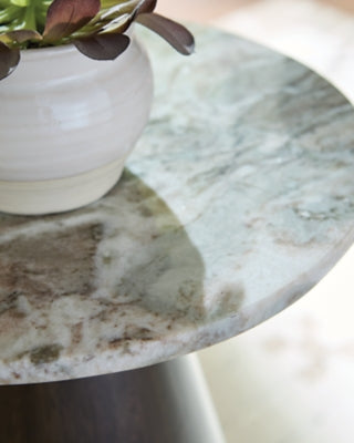 Waltnor Accent Table - A4000720