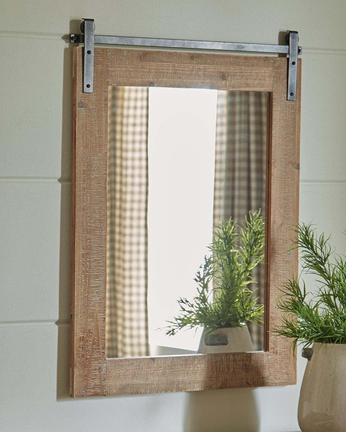 Lanie Accent Mirror - A8010223