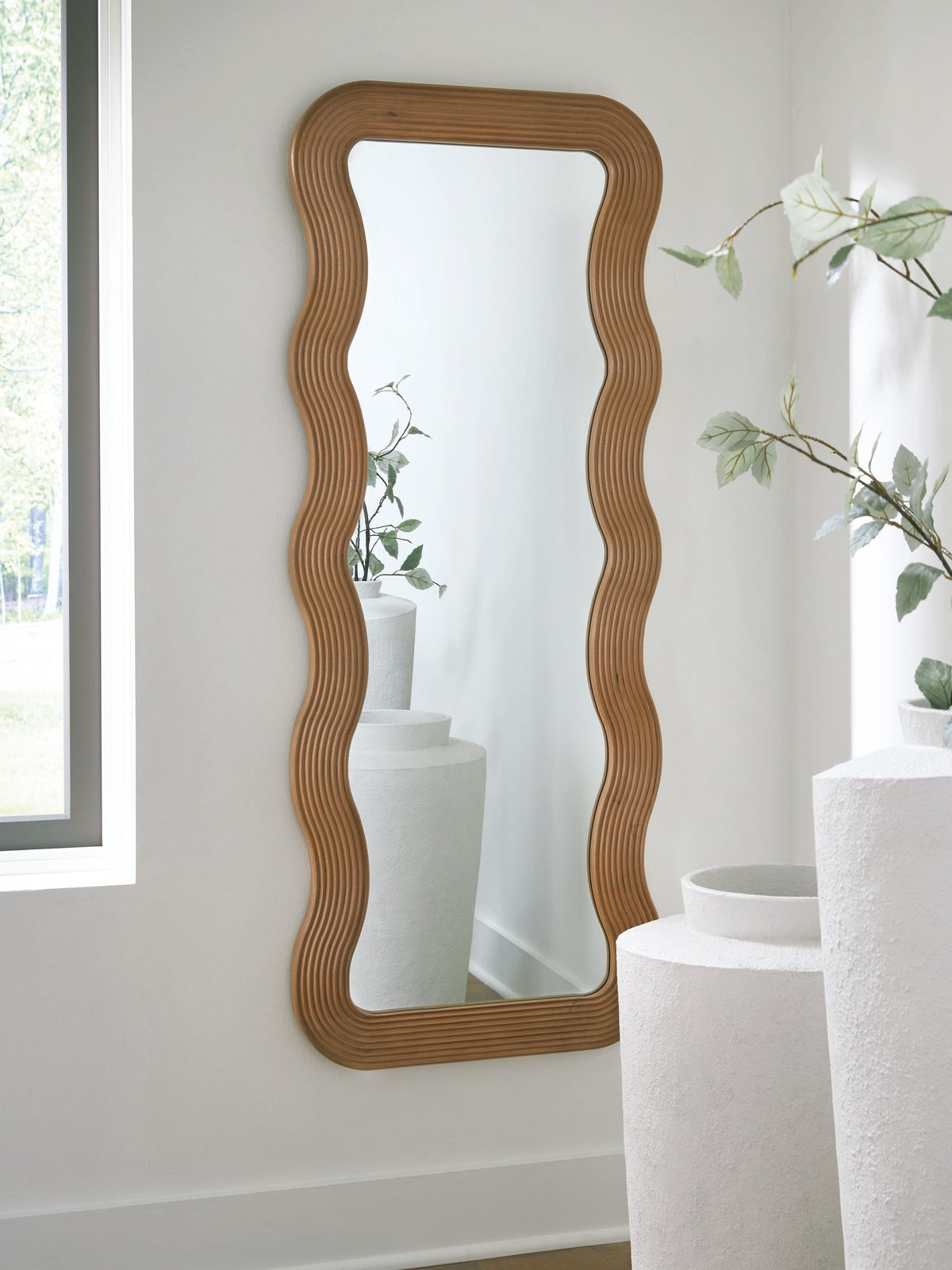 Ellisonville Floor Mirror - A8010413