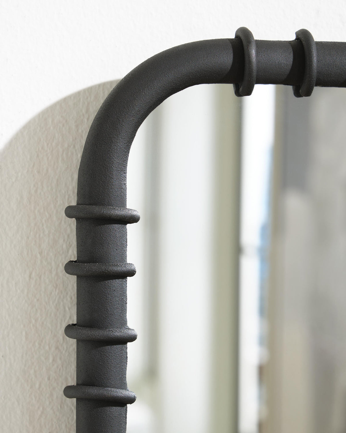 Judlow Accent Mirror - A8010419