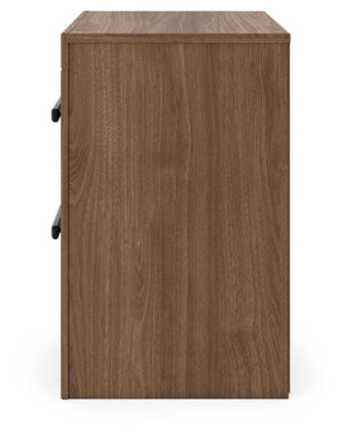 Broachmyn Nightstand - PCB1116-92