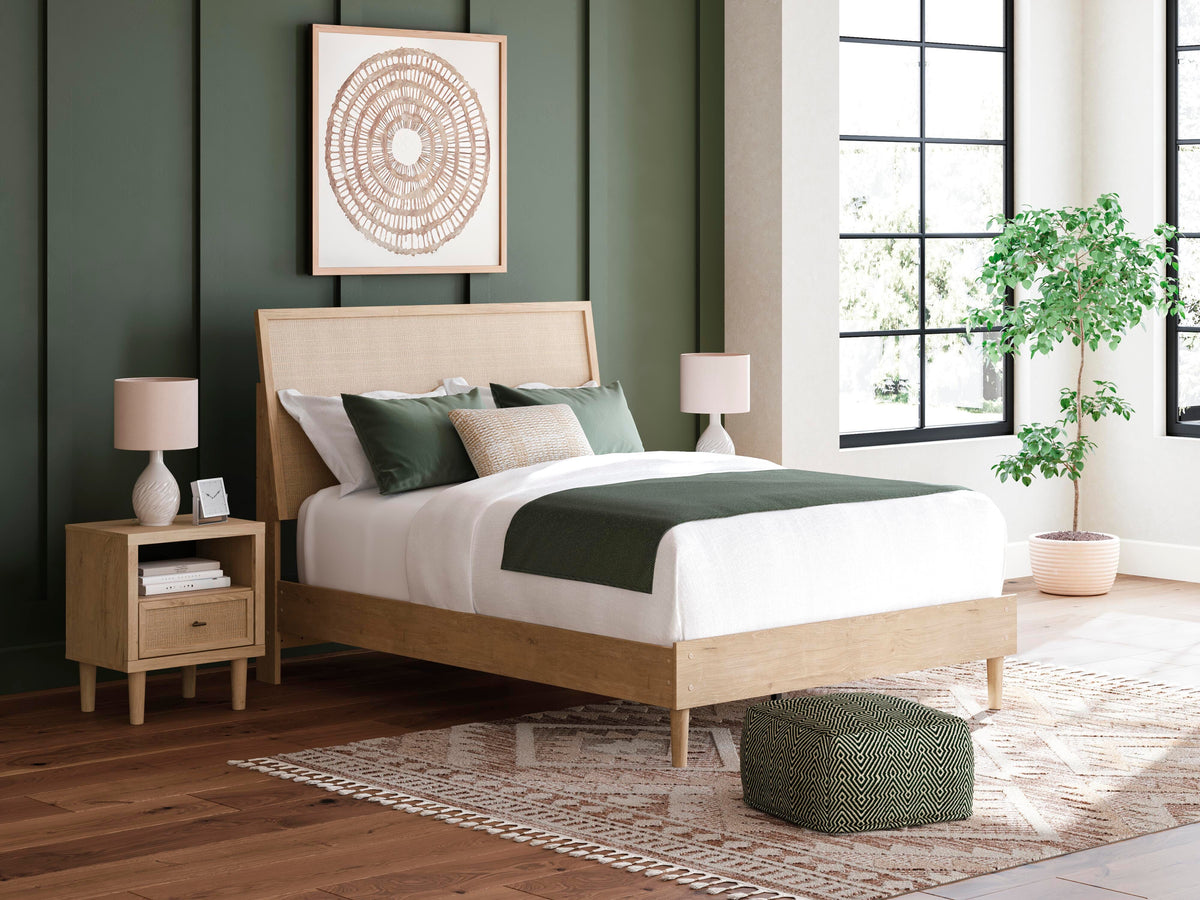 Cielden Queen Panel Bed - B1199B3