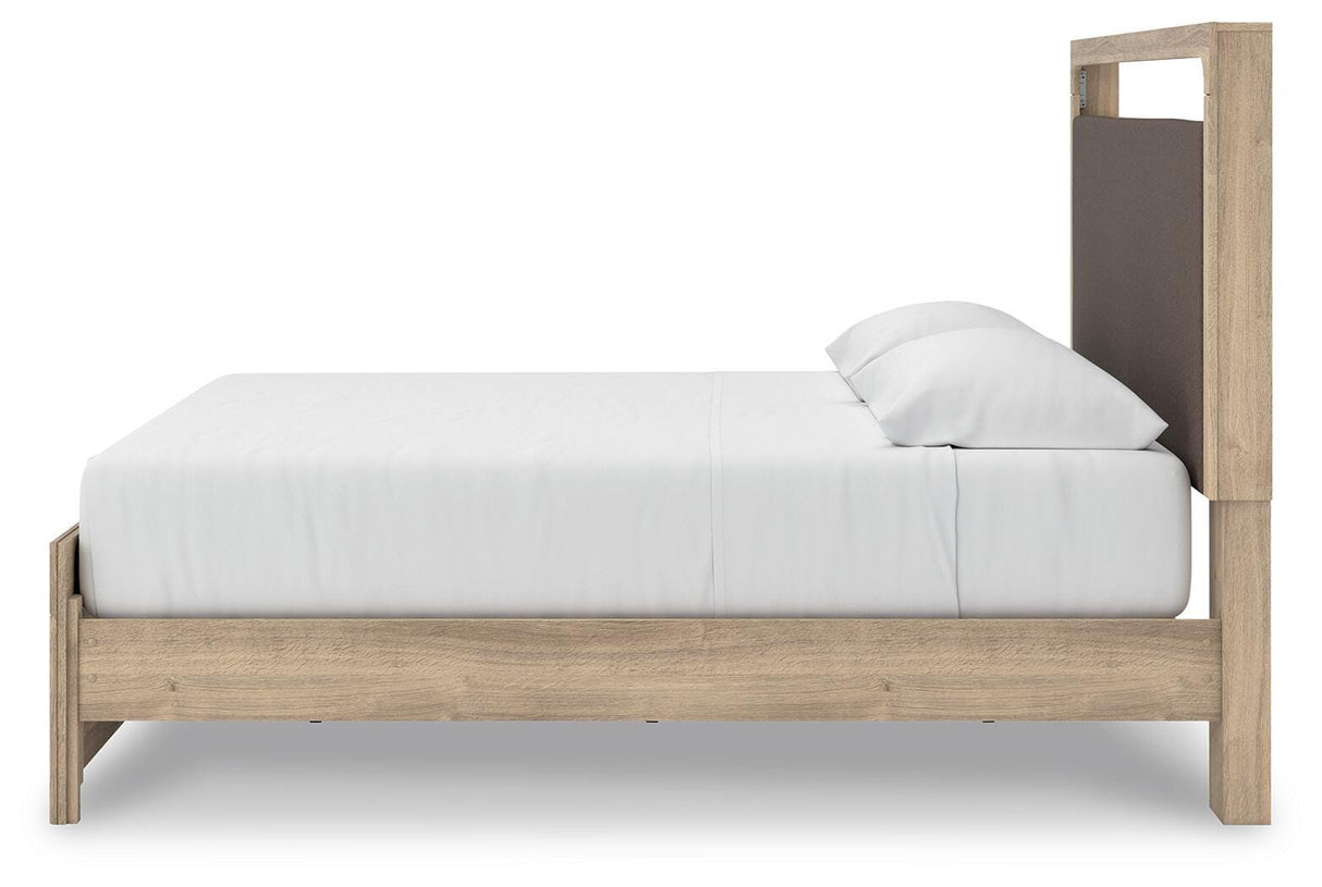 Kinlanni King Upholstered Platform Bed - PCB1360B16