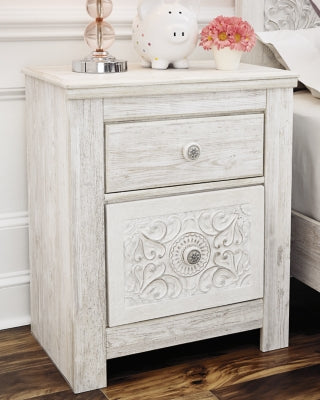 Paxberry Queen Panel Bed and 2 Nightstands - B181B30