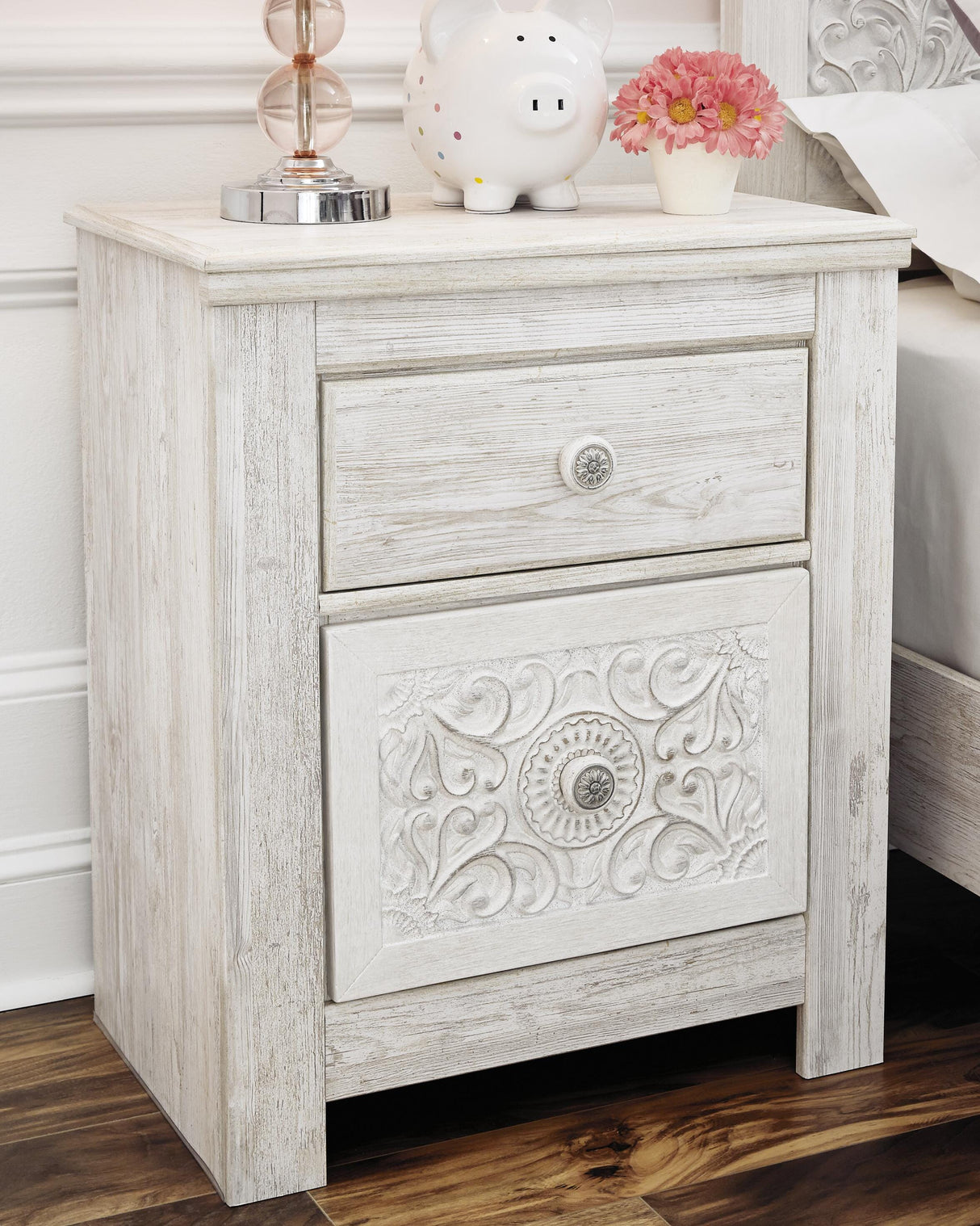Paxberry Queen Panel Bed, Dresser, 2 Chests and 2 Nightstands - B181B31