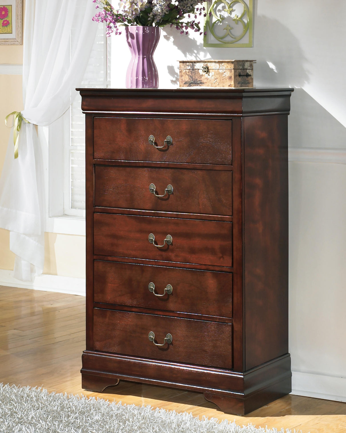 Alisdair Full Sleigh Bed and Chest - B376B34