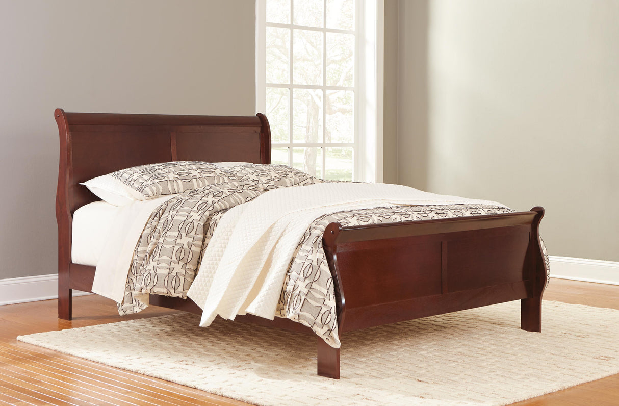 Alisdair King Sleigh Bed, Dresser, Mirror and Nightstand - B376B18