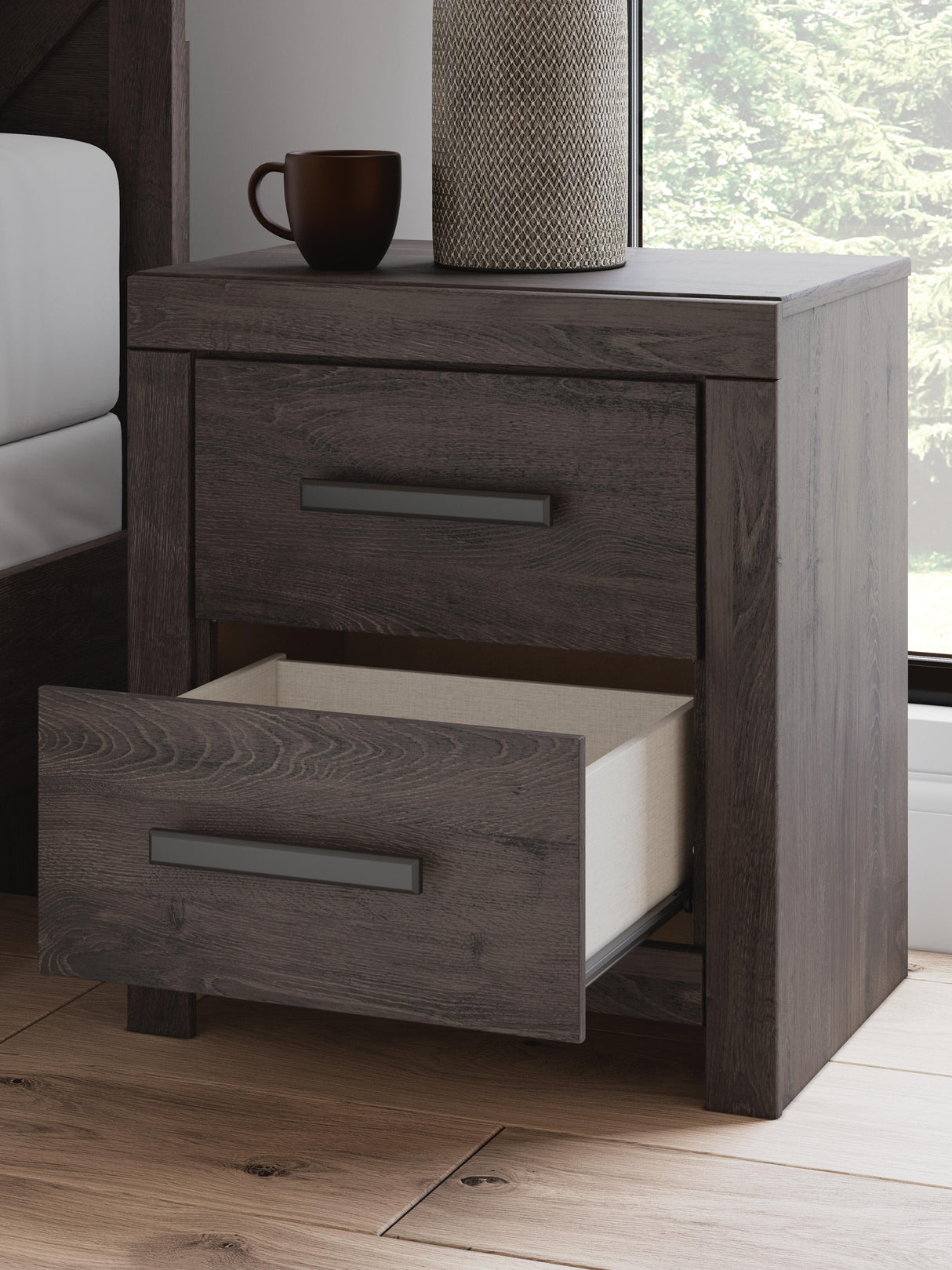 Prendonea Queen Panel Bed, Dresser and Nightstand - B3789B9