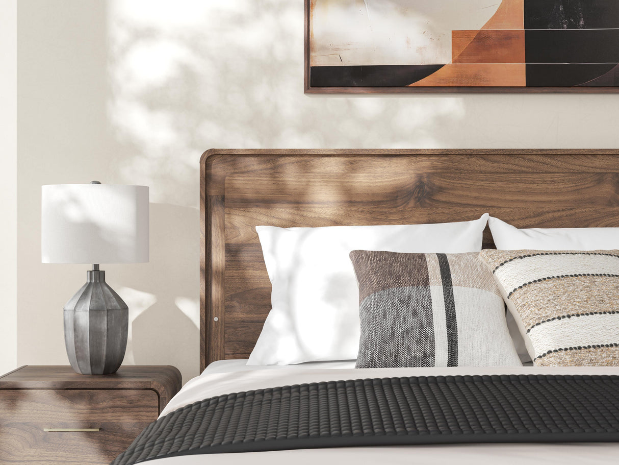 Fortlorn Queen Panel Bed and Dresser - PCB386B11