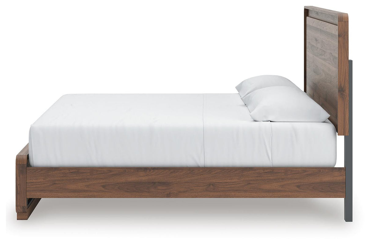 Fortlorn King Panel Bed and 2 Nightstands - PCB386B9