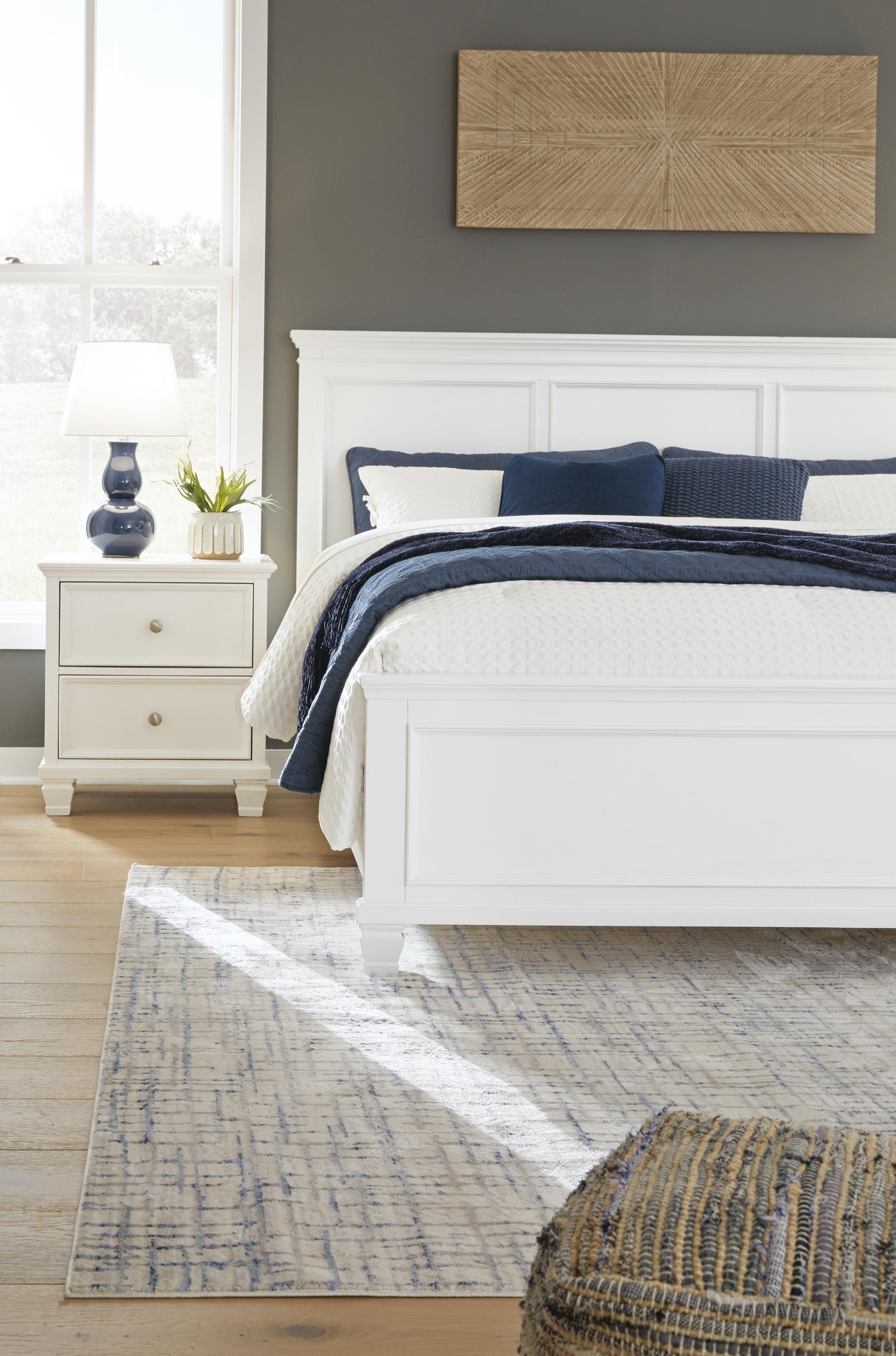 Fortman King Panel Bed - B680B4