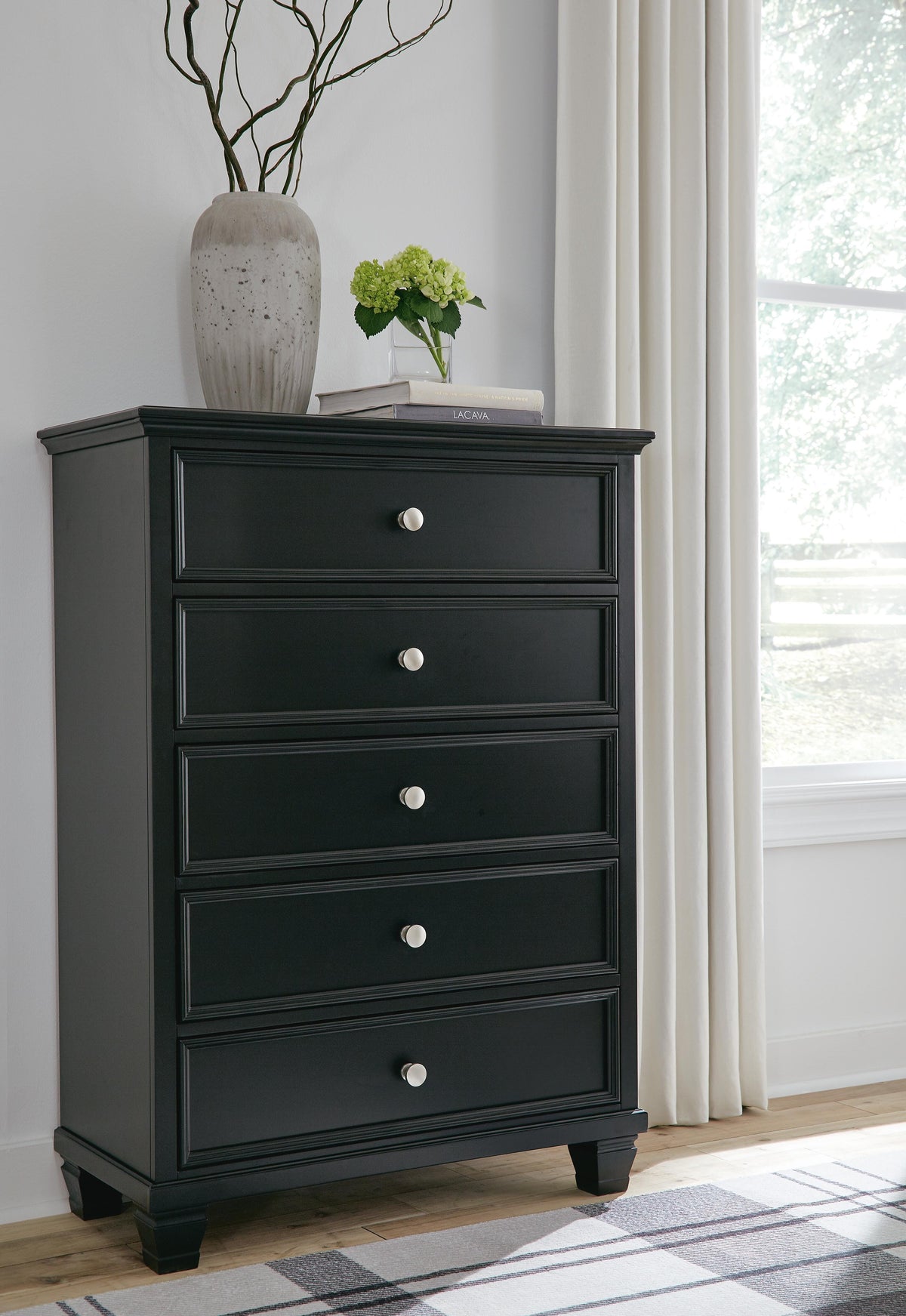 Lanolee Chest of Drawers - B687-46