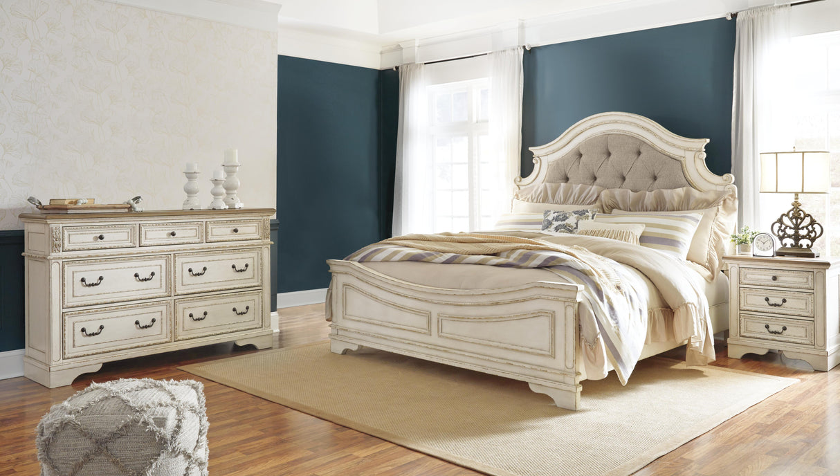 Realyn King Bed, Dresser and 2 Nightstands - B743B60