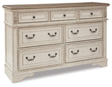 Realyn King Bed, Dresser and 2 Nightstands - B743B60