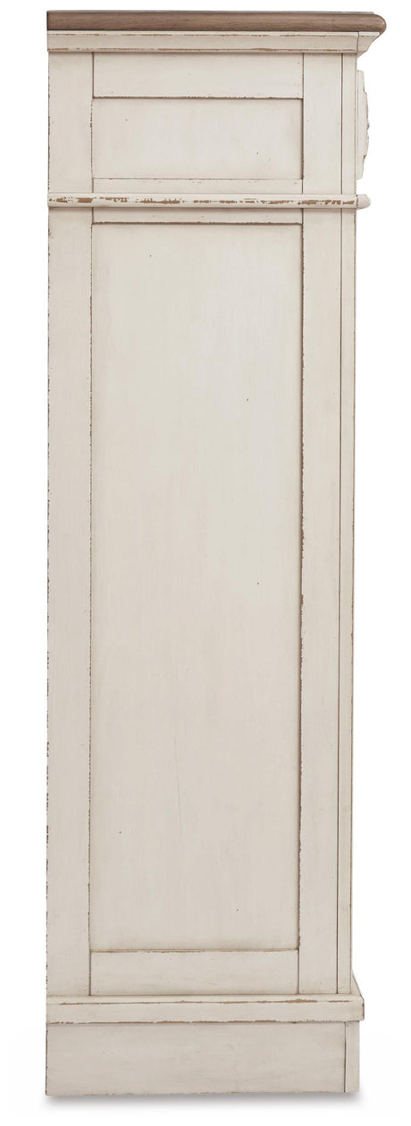Realyn Queen Panel Bed, Dresser, Chest and 2 Nightstands - B743B45