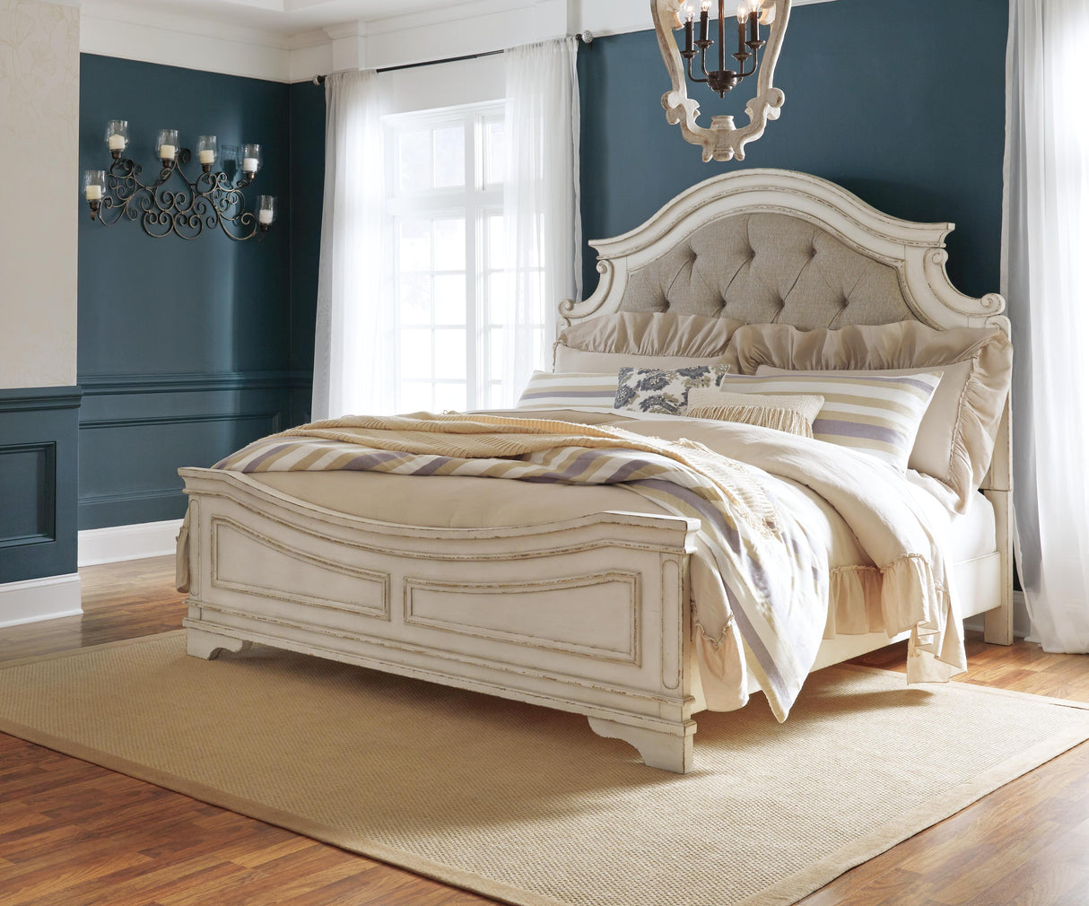 Realyn King Panel Bed, Dresser, Mirror and 2 Nightstands - B743B70