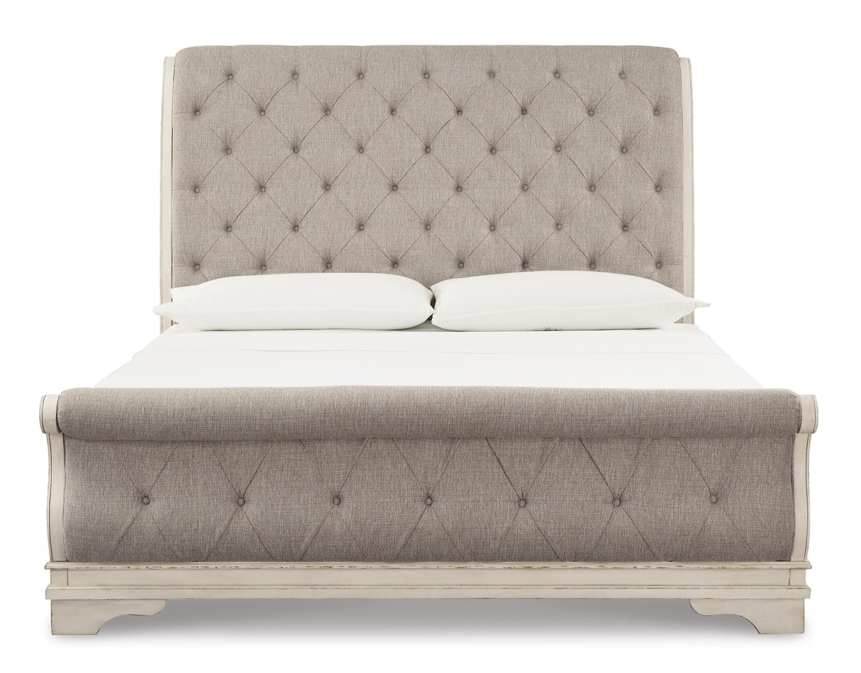 Realyn California King Sleigh Bed - B743B10