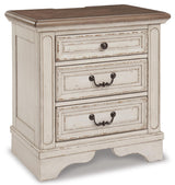 Realyn King Bed with Mirrored Dresser and Nightstand - B743B23